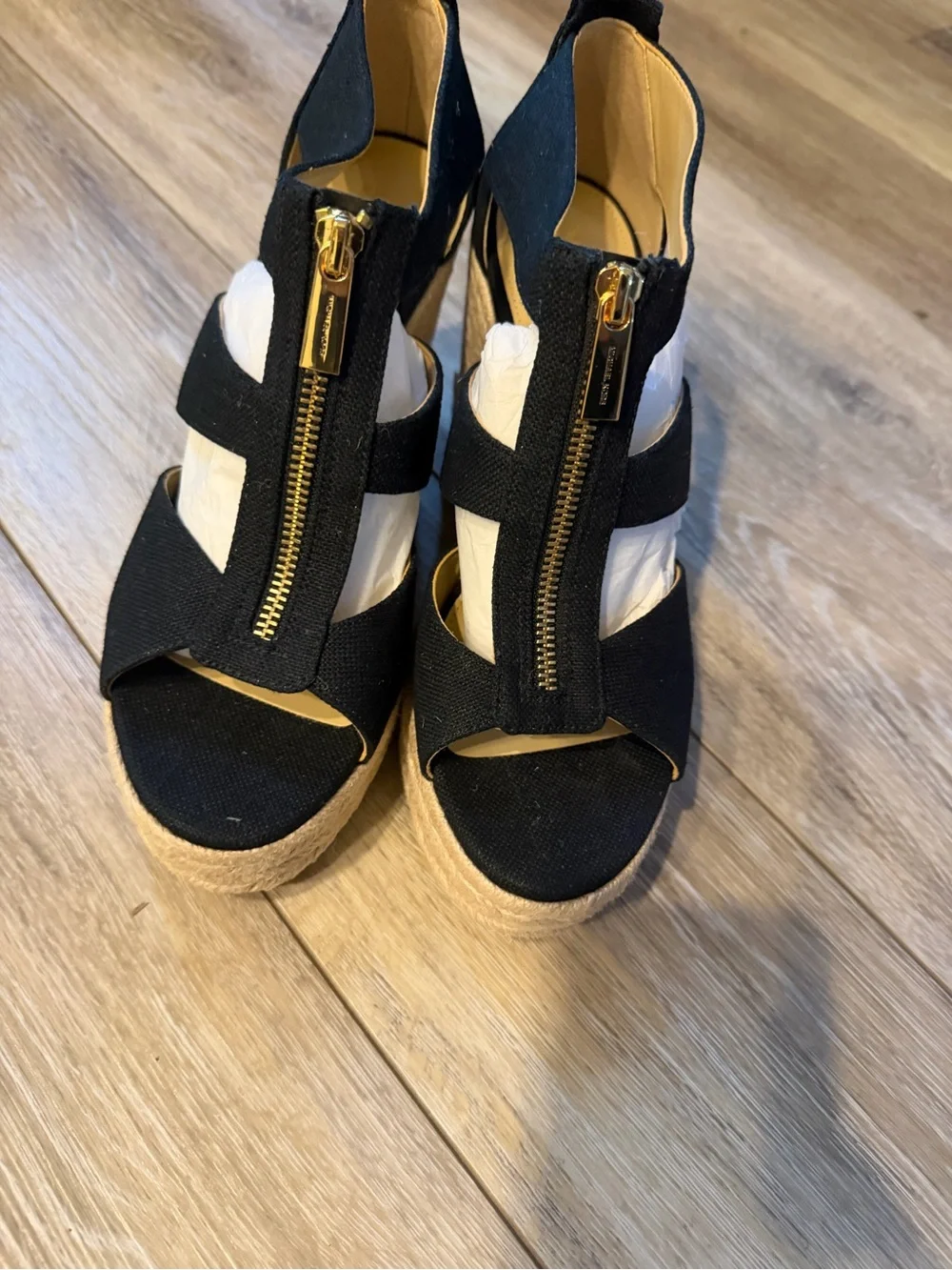 NWOT - MICHAEL Michael Kors Etta Wedge Sandals Black / 8.5